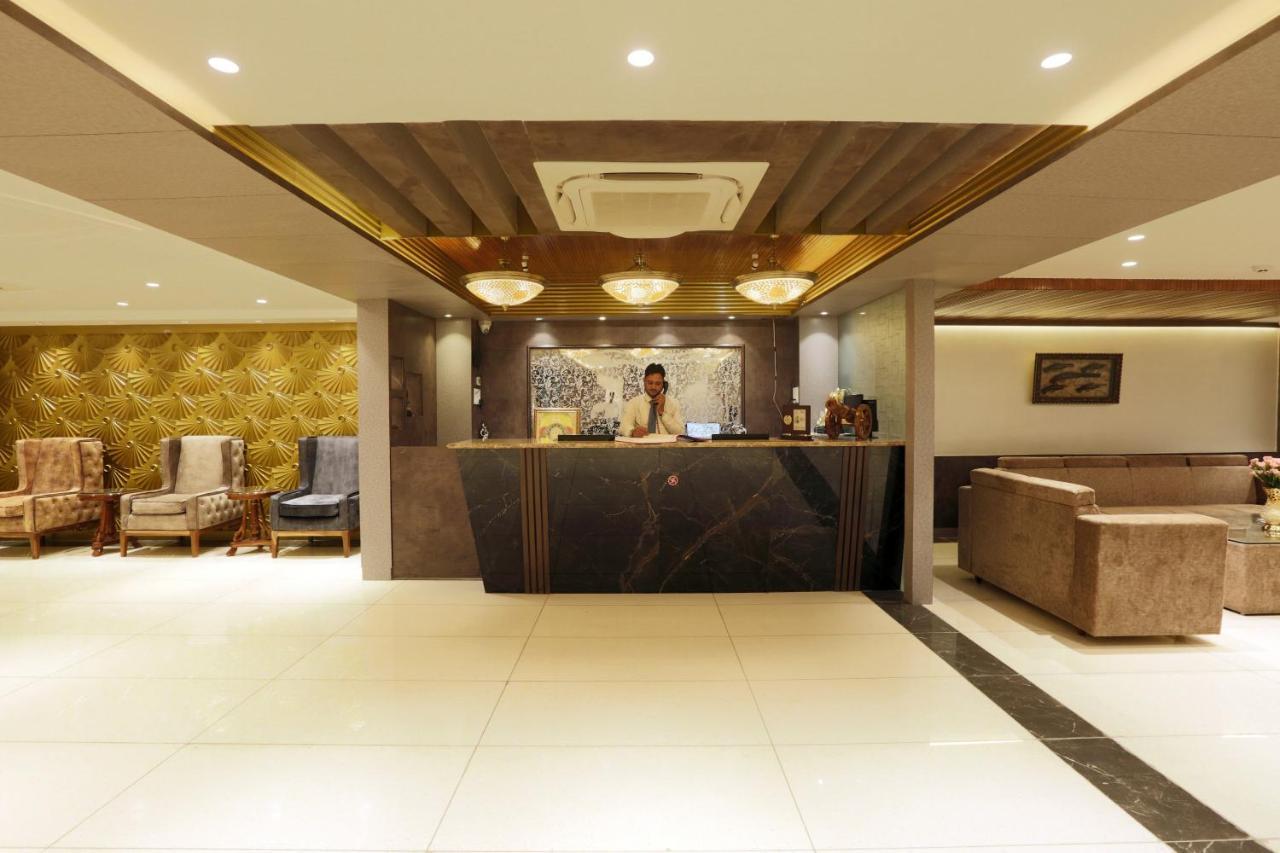 غورغاون Hotel Sakura By Maps المظهر الخارجي الصورة